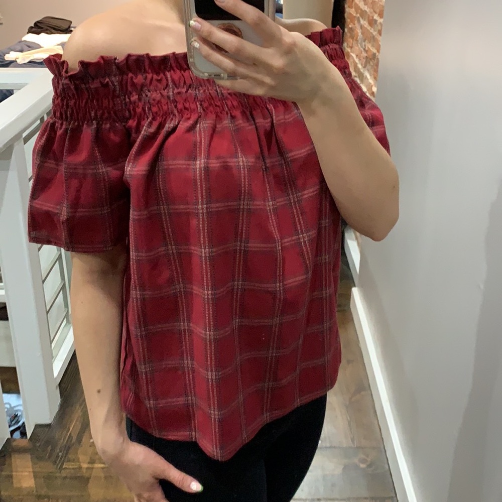 NWOT Off the shoulder top // Size S